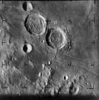 Povrch Měsíce - 708x720x256 (57 kB)
