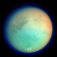 Titan v nepravých barvách - 576x583x16M (20 kB)